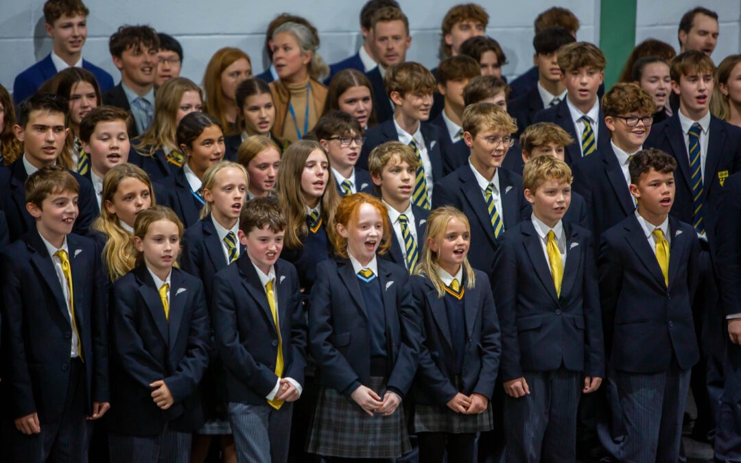 Harcourt Counting Stars at House Singing